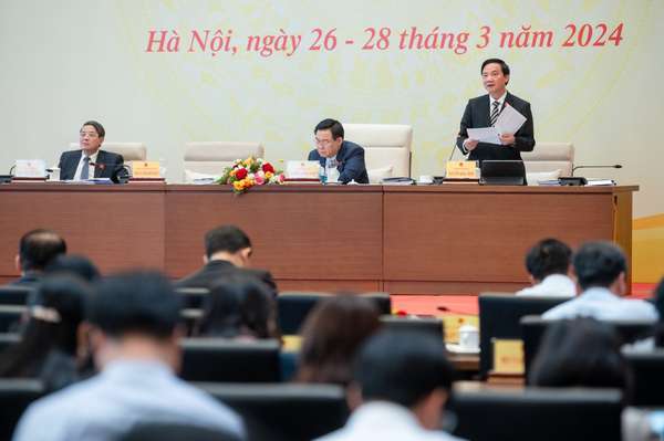 Phó Chủ tịch Quốc hội Nguyễn Khắc Định phát biểu điều hành