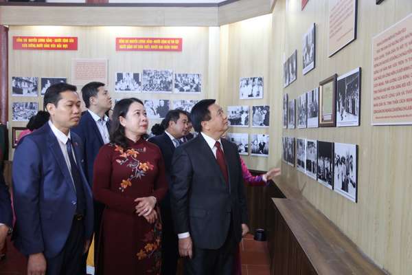 Quyền Chủ tịch nước Võ Thị Ánh Xuân dâng hương kỷ niệm 120 năm ngày sinh đồng chí Nguyễn Lương Bằng