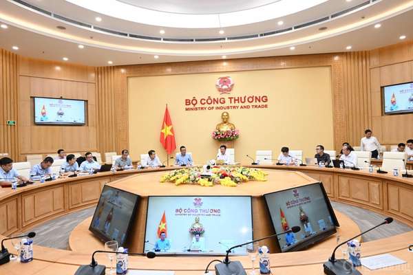 Bộ trưởng Nguyễn Hồng Diên chỉ đạo tháo gỡ khó khăn cho các dự án điện khí trong Quy hoạch điện VIII