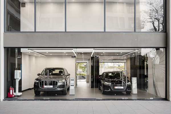 Audi mở đại lý mới theo mô hình City Showroom: Vừa bán xe, vừa cung cấp trạm sạc