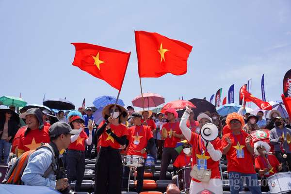 Thuyền máy Bình Định - Việt Nam khẳng định đẳng cấp tại Giải UIM F1H2O World Championship