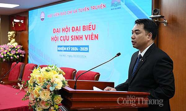 Ông Mạc Quốc Anh - Chủ tịch Hội cựu sinh viên Học viện Báo chí và Tuyên truyền nhiệm kỳ 2024 - 2029 phát biểu tại đại hội.