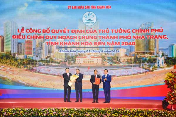 Chính phủ trao quyết định điều chỉnh quy hoạch chung TP. Nha Trang