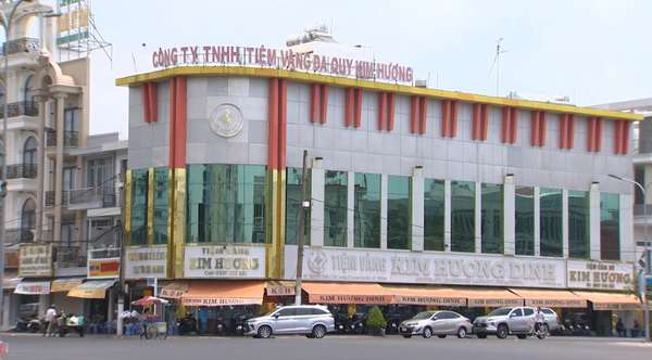 Quản lý thị trường kiểm tra tiệm vàng Kim Hương Dinh lớn nhất An Giang