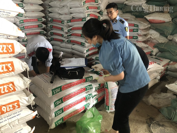 Cục Quản lý thị trường tỉnh Thanh Hóa tăng cường giám sát các cơ sở sản xuất thức ăn chăn nuôi