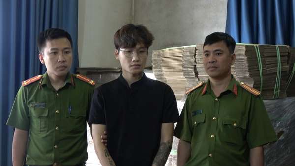 Lâm Đồng: Bắt giam đối tượng buôn bán hàng nghìn mũ bảo hiểm giả