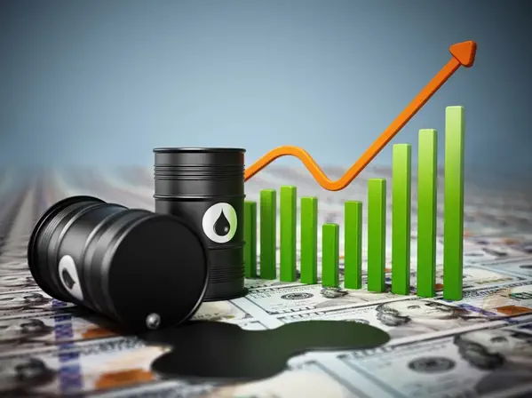 Tại sao giá dầu thế giới tăng cao sau quyết định chính sách của OPEC+ và tác động có thể xảy ra?