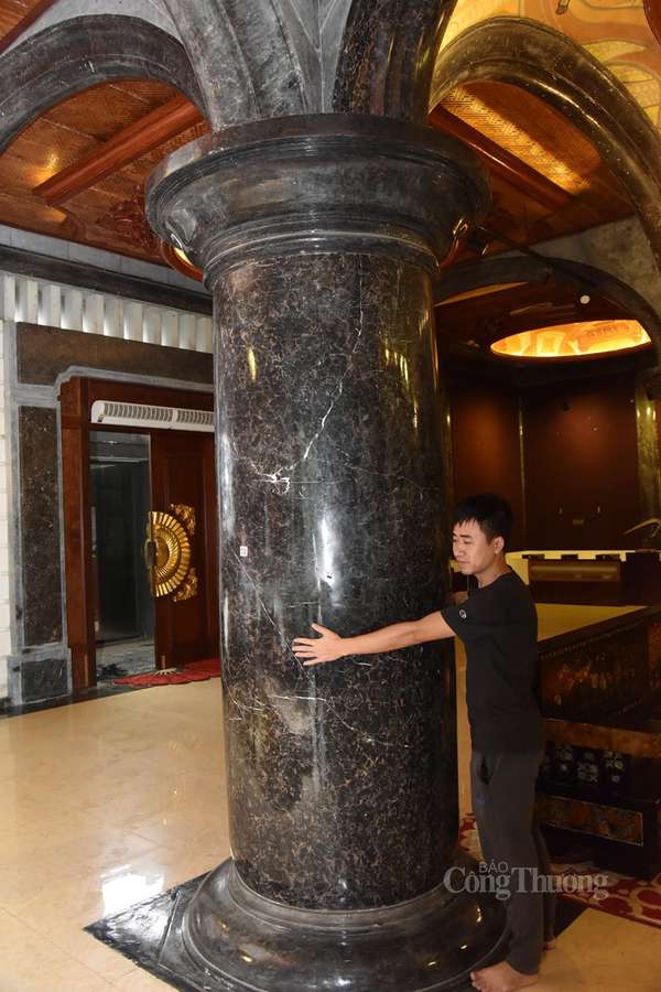 Mục sở thị toà nhà đá có trọng lượng 2.025 tấn ở Ninh Bình