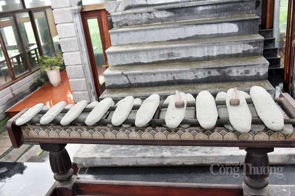 Mục sở thị toà nhà đá có trọng lượng 2.025 tấn ở Ninh Bình