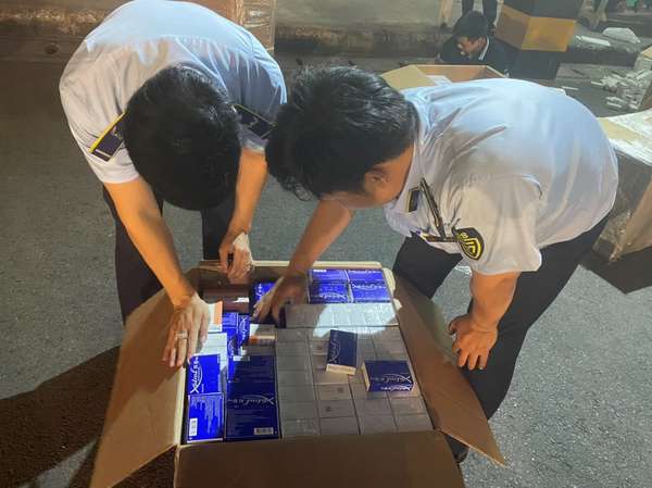 TP. Hồ Chí Minh: Tạm giữ hơn 18.000 hộp thuốc tân dược vi phạm