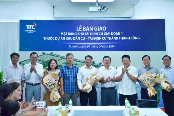 TTC IZ bàn giao mặt bằng khu tái định cư Thành Thành Công cho thị xã Trảng Bàng, tỉnh Tây Ninh