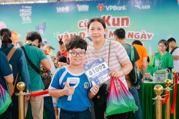 Hàng ngàn runner háo hức nhận BIB VPBank Can Tho Music Night Run 2024