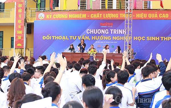 Hà Nội: Hơn 1.000 học sinh được tư vấn chọn khối ngành Luật, Kinh tế
