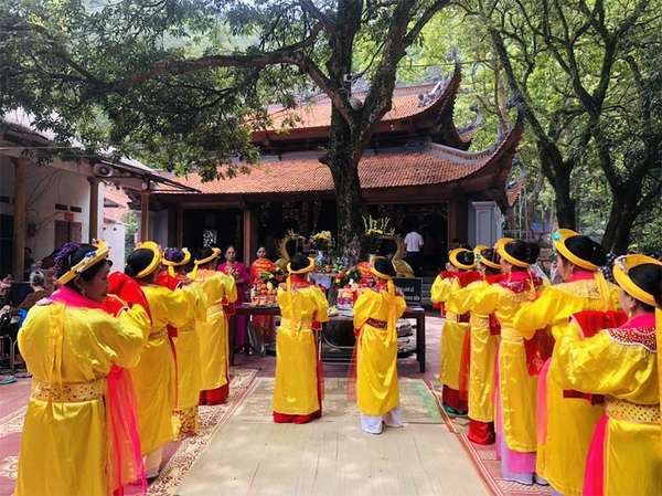 Độc đáo lễ hội đền Suối Mỡ Bắc Giang