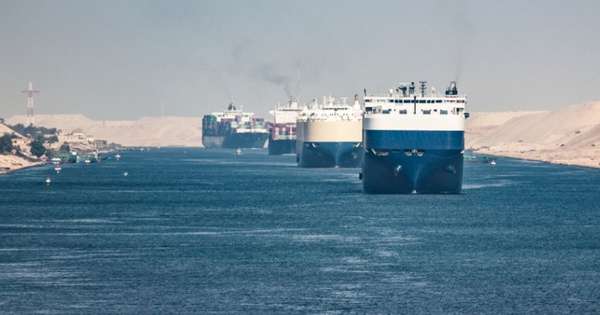 Khủng hoảng Biển Đỏ khiến lưu lượng vận chuyển trên kênh Suez giảm 66%