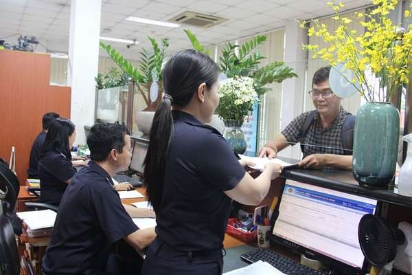 TP. Hồ Chí Minh tạm hoãn xuất cảnh Công chức Hải quan Cảng Sài Gòn làm thủ tục cho doanh nghiệp (Ảnh minh hoạ).