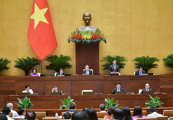 Phó chủ tịch Quốc hội Nguyễn Khắc Định điều hành nội dung phiên họp