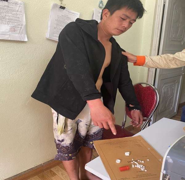Lai Châu: Bắt đối tượng trả công cho người cày ruộng bằng heroin