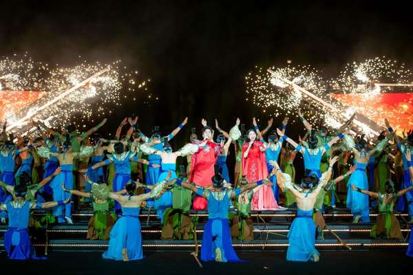 Lễ hội Pháo hoa Quốc tế Đà Nẵng - DIFF 2024 khai mạc, khán giả không ngừng thán phục