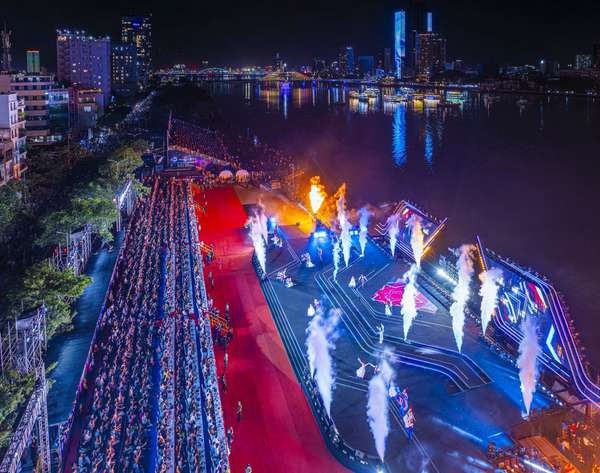 Lễ hội Pháo hoa Quốc tế Đà Nẵng - DIFF 2024 khai mạc, khán giả không ngừng thán phục