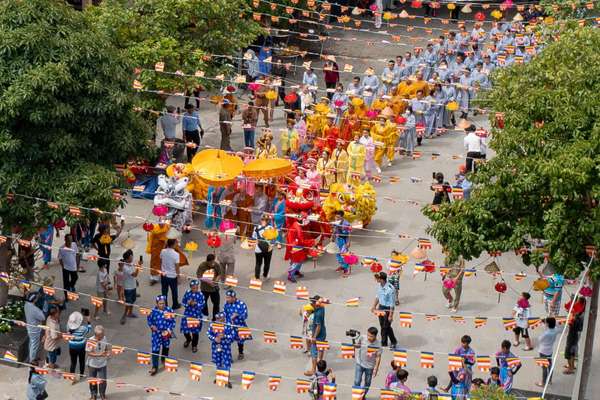 Lễ dâng đăng lớn nhất Việt Nam được tổ chức mừng Lễ vía Bà Linh Sơn Thánh Mẫu, Tây Ninh