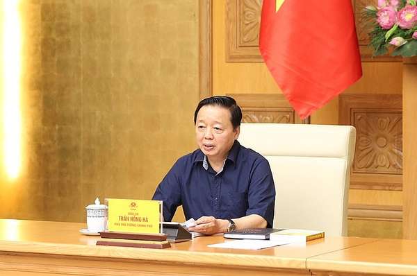 Phó Thủ tướng Trần Hồng Hà nhấn mạnh: Xây dựng pháp luật phải bám sát thực tiễn, vì thực tiễn và giải quyết được thực tiễn - Ảnh: VGP/Nguyễn Hoàng