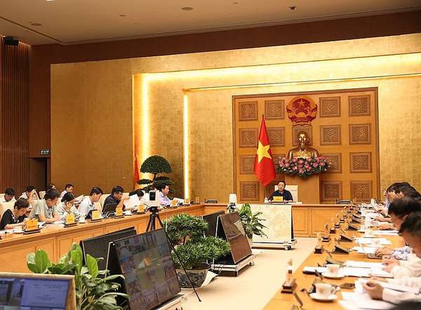 Phó Thủ tướng Trần Hồng Hà chủ trì cuộc họp về dự thảo Nghị định quy định chi tiết thi hành một số điều của Luật Đất đai - Ảnh: VGP/Nguyễn Hoàng