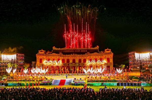 Thừa Thiên Huế: Lưu luyến đêm giã bạn tạm biệt Festival Huế 2024