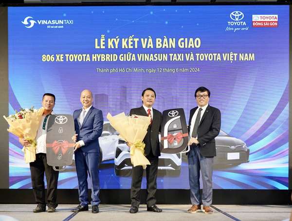 Toyota bắt tay Vinasun ra mắt dịch vụ taxi hybrid đầu tiên tại Việt Nam