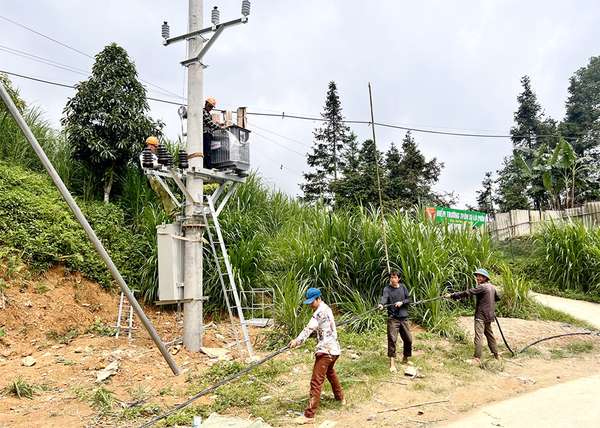 Hà Giang: Đưa điện lưới về thôn, bản nơi biên giới