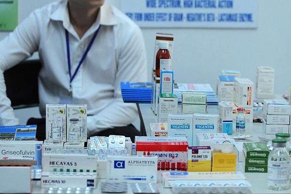 Phó Thủ tướng giao Bộ Y tế xử lý vướng mắc, bảo đảm cung ứng đầy đủ thuốc