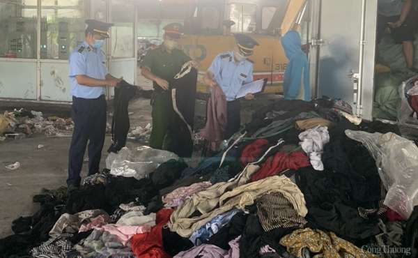 Thanh Hóa: Tiêu hủy hơn 16.000 sản phẩm quần áo không rõ nguồn gốc, xuất xứ
