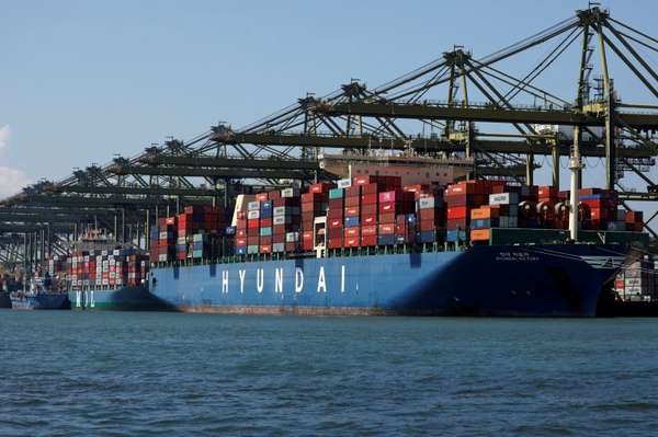 Tắc nghẽn nghiêm trọng tại cảng container lớn thứ hai thế giới do tác động toàn cầu của Biển Đỏ
