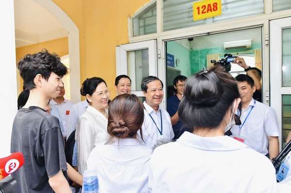 Bộ trưởng Nguyễn Kim Sơn: Đề thi tốt nghiệp THPT phù hợp chương trình dạy và học
