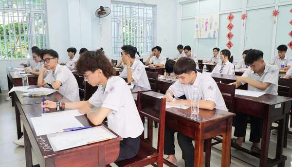 Thừa Thiên Huế: Hơn 99,7% thí sinh đăng ký dự thi THPT ngày đầu tiên