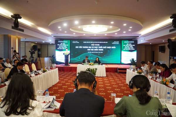 Thứ trưởng Phan Thị Thắng dự Hội nghị Xúc tiến thương mại, xuất nhập khẩu khu vực miền Trung