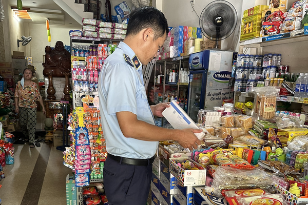 Cục Quản lý thị trường Đà Nẵng: Xử lý nghiêm tình trạng buôn bán thuốc lá điếu nhập lậu