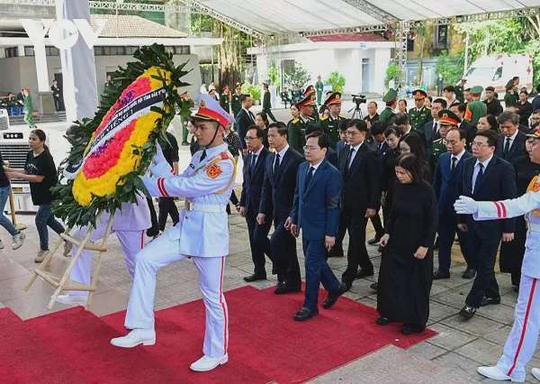 Đoàn các địa phương viếng Tổng Bí thư Nguyễn Phú Trọng