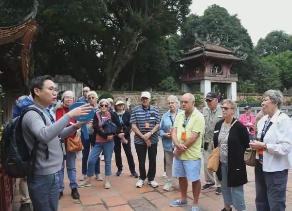 Đưa khách du lịch quốc tế thăm nghĩa trang: Tour độc lạ nhưng cần phù hợp văn hóa