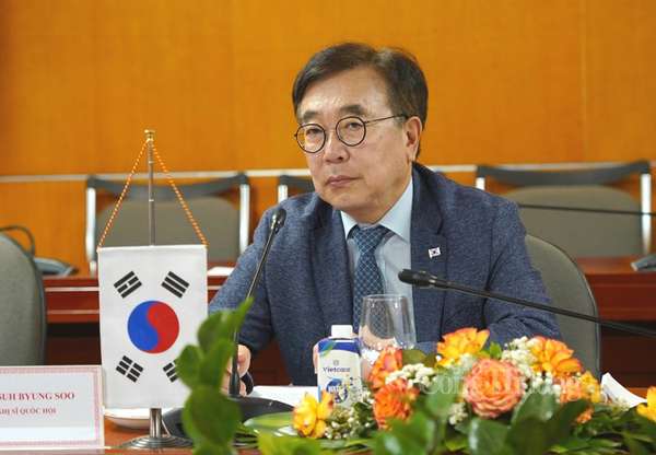 Thứ trưởng Phan Thị Thắng tiếp Đoàn nghị sĩ Hàn Quốc