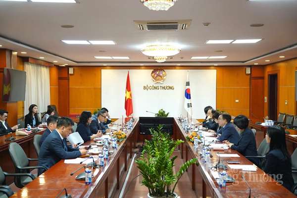 Thứ trưởng Phan Thị Thắng tiếp Đoàn nghị sĩ Hàn Quốc