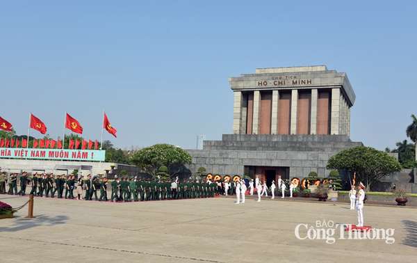 Lãnh đạo Đảng, Nhà nước vào Lăng viếng Chủ tịch Hồ Chí Minh nhân kỷ niệm 133 năm Ngày sinh của Người