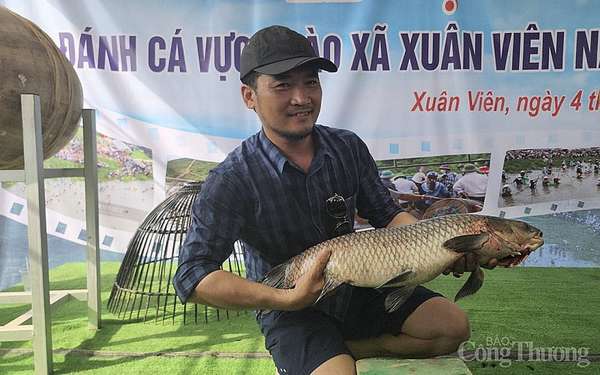 Độc đáo lễ hội cả làng mang nơm, lưới đi bắt cá ở Hà Tĩnh
