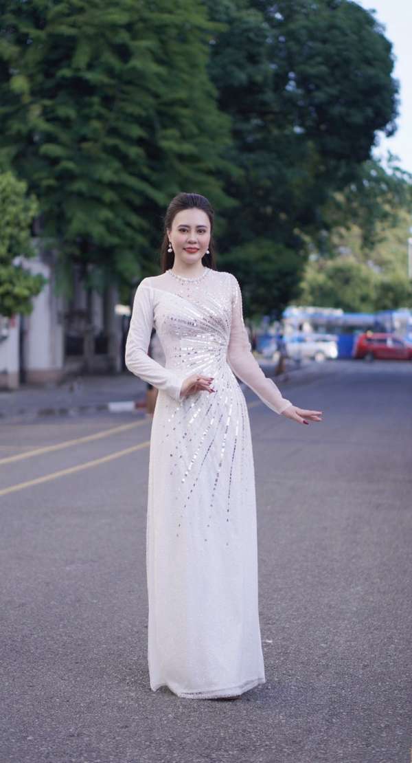 Hoa hậu Phan Kim Oanh quảng bá hình ảnh áo dài Việt Nam tại Myanmar
