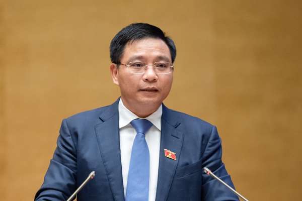 Bộ trưởng Bộ Giao thông vận tải Nguyễn Văn Thắng trả lời chất vấn