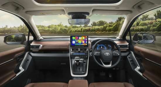 Toyota Innova 2023 "lột xác" với diện mạo mới cùng loạt ưu đãi sốc