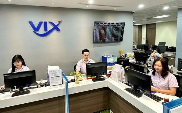 Bà Nguyễn Thị Tuyết trở thành cổ đông lớn tại Chứng khoán VIX