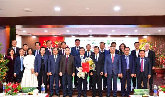 Vietcombank công bố quyết định bổ nhiệm Tổng Giám đốc và chuẩn y Phó Bí thư Đảng ủy