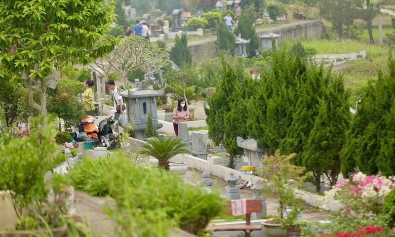 Âm nhạc nối nhịp ký ức nơi Lạc Hồng Viên dịp Tết Thanh minh