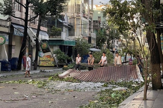 Khẩn trương khắc phục hậu quả bão số 13